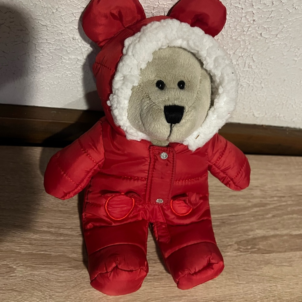 Starbucks Bearista Bear from the 2021 Holiday collection.